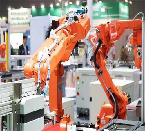 国内首台出口海外的大型港口重载移动机器人起运