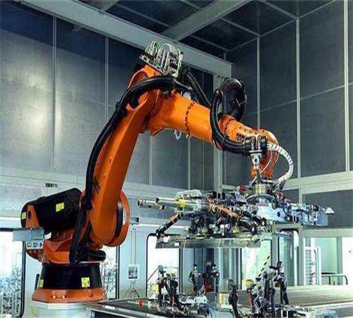 中国制造智能机器人在迪拜世博会备受瞩目