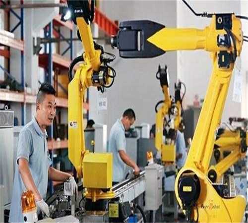 时风农用汽车产业园成功引进机器人焊接设备